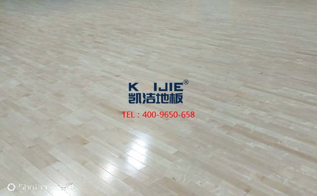 體育木地板的保養(yǎng)及防潮，都得做些什么——凱潔地板
