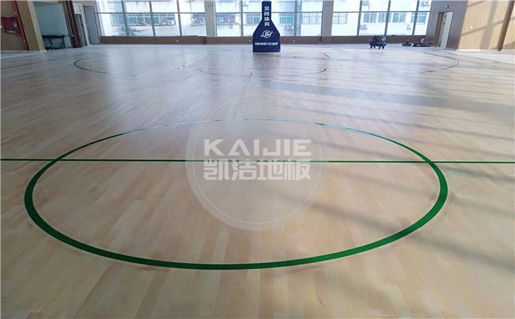 河南南陽市中學(xué)體育館木地板項(xiàng)目