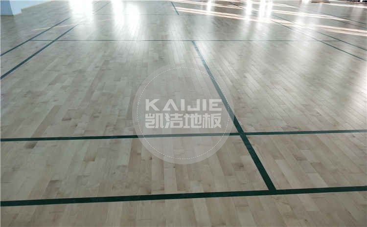 遼寧錦州羽毛球館運(yùn)動(dòng)木地板項(xiàng)目案例圖片