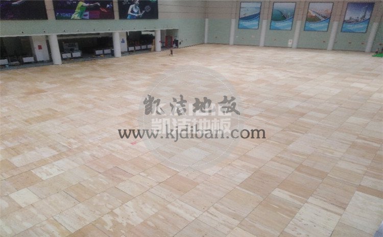 湖北武漢體育中心運(yùn)動(dòng)木地板項(xiàng)目-凱潔體育木地板廠家