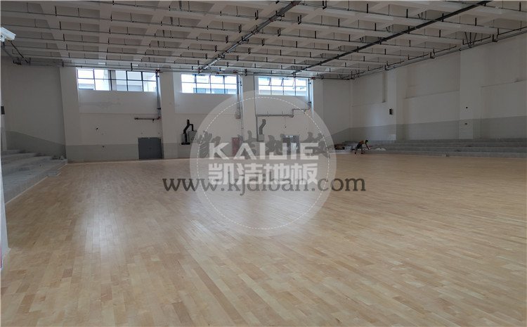 四川綿陽實(shí)驗(yàn)中學(xué)體育館木地板項(xiàng)目-凱潔體育木地板廠家