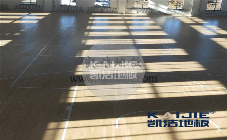 內蒙古鄂倫春旗大楊樹林業(yè)局全民健身中心木地板案例